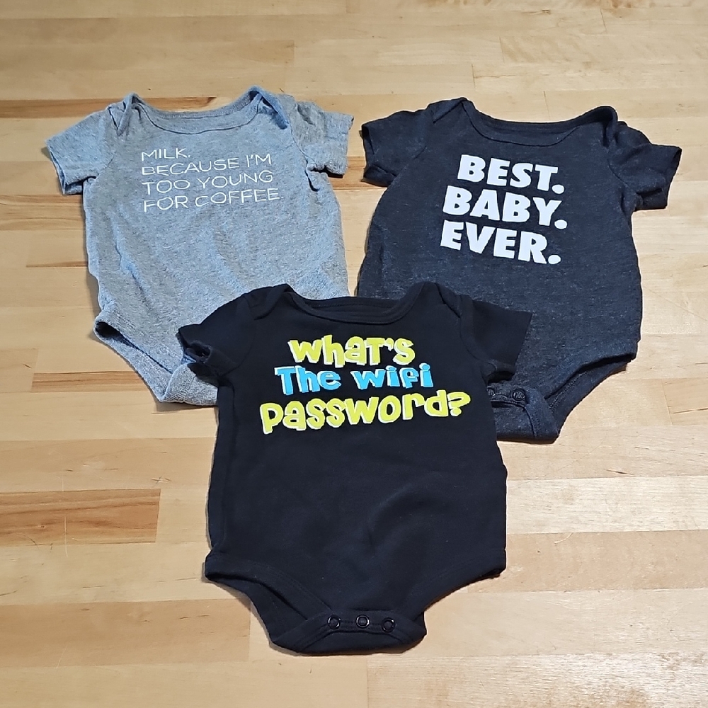 👶 Baby Boy Graphic Bodysuit Bundle 6 Months